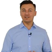 Porträt von Dawid Przybylski, dem Herausgeber der Finest Audience Academy