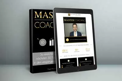 Kursbox und Tablet mit dem Mitgliederbereich des Master Coaching von Maxim Mankevich