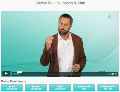 Veit Lindau in Lektion 01 des Online Schreibkurses Schreibglück mit Download-Buttons
